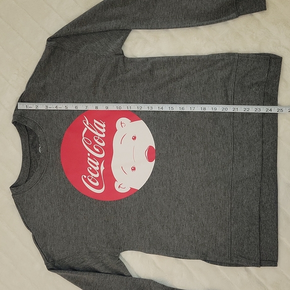 ● Coca-Cola Polar Bear Sweatshirt | Medium | EUC - Picture 7 of 10